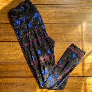 Dot design on black background TC LuLaRoe leggings